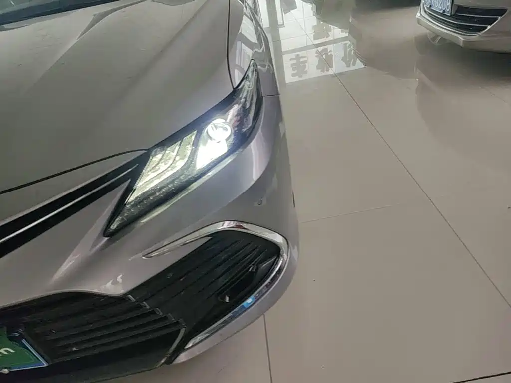 Toyota Camry — миниатюра 24