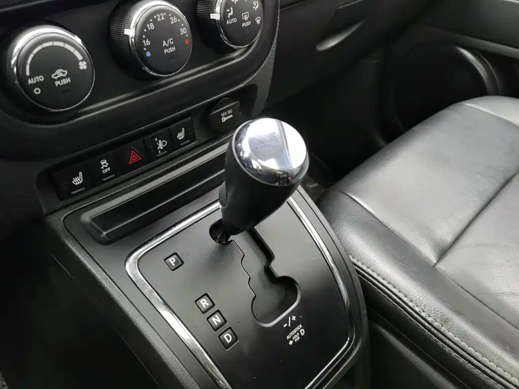 Jeep Compass (Import) — миниатюра 13