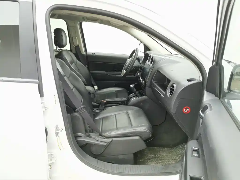 Jeep Compass (Import) — миниатюра 23