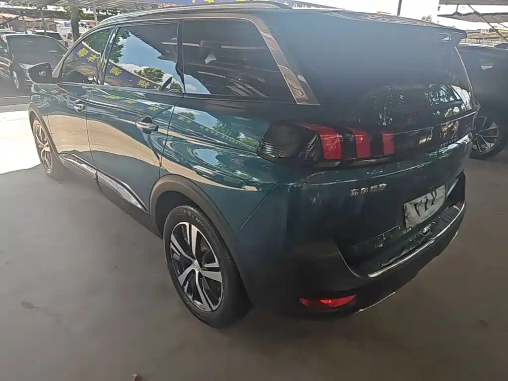 Peugeot 5008 — миниатюра 5
