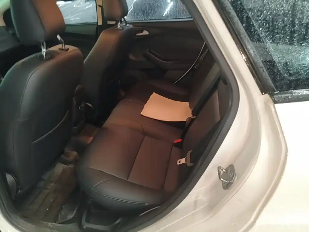 Ford Focus — миниатюра 17