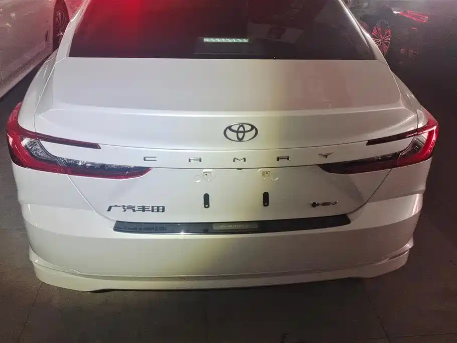 Toyota Camry 2024 2.0HE Elite