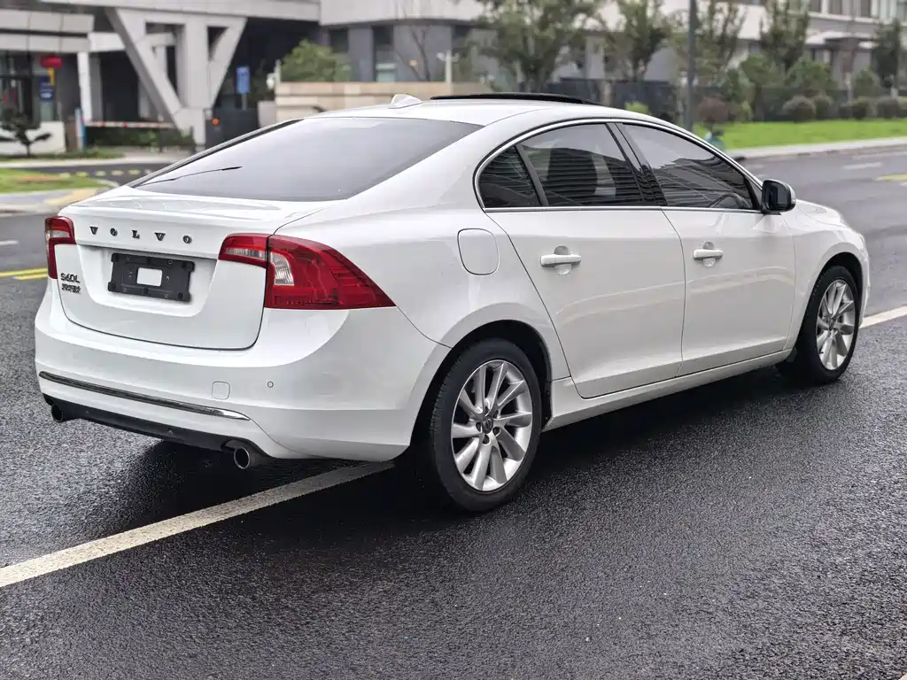 Volvo S60 — миниатюра 7