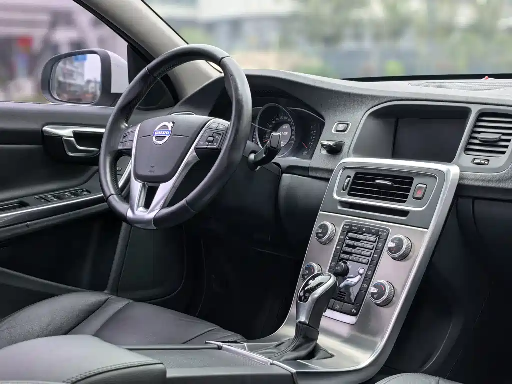 Volvo S60 — миниатюра 10