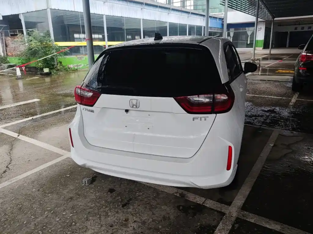 Honda Fit — миниатюра 6