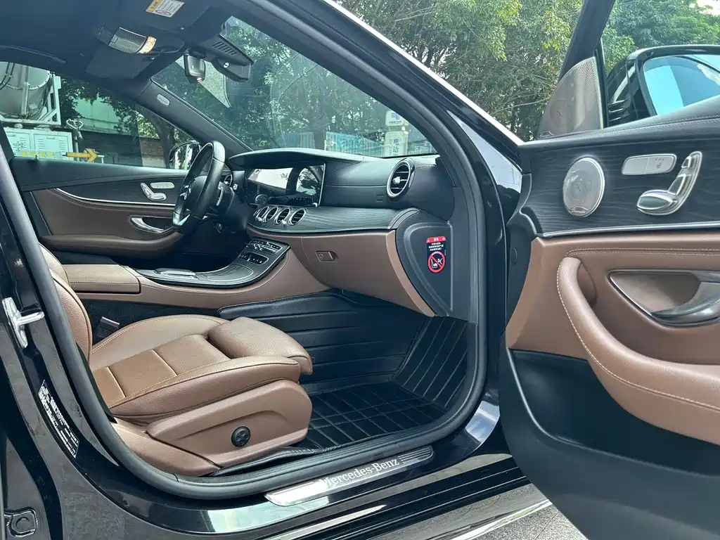Mercedes-Benz E-Class — миниатюра 12
