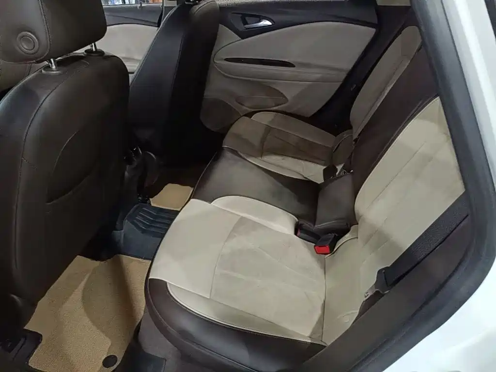 Buick Verano — миниатюра 17