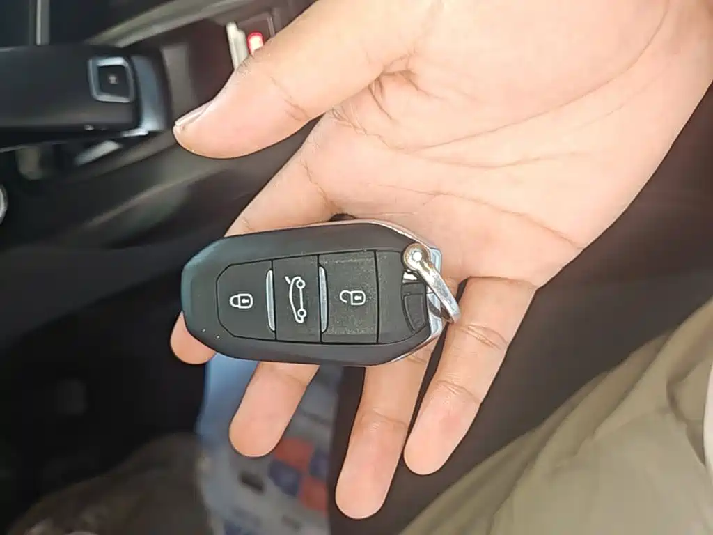 Peugeot 5008 — миниатюра 9