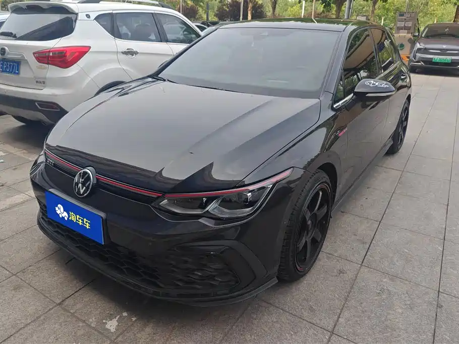 Volkswagen Golf GTI