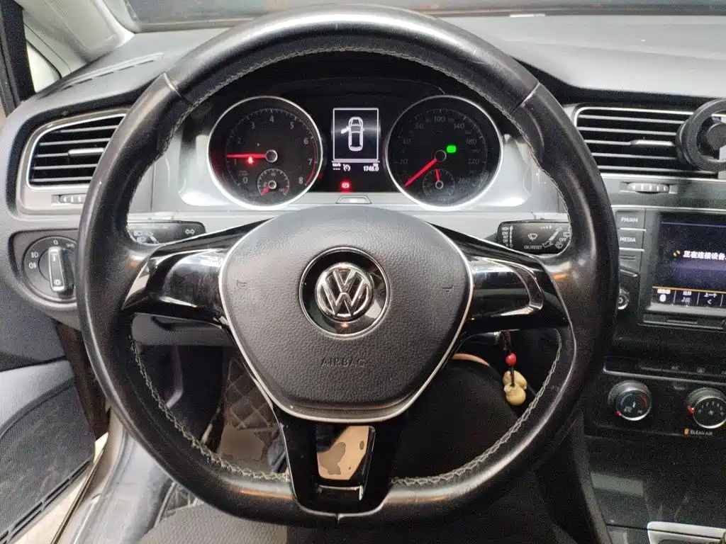 Volkswagen Golf — миниатюра 11