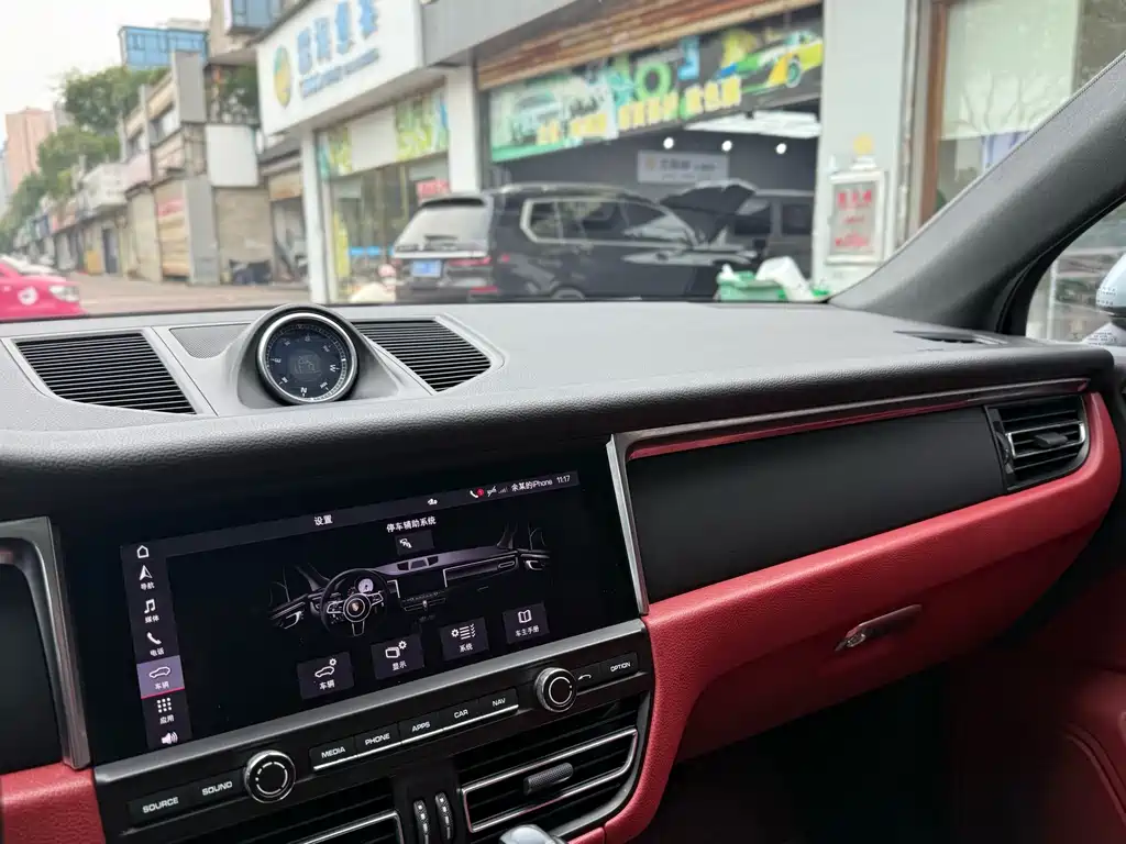 Porsche Macan — миниатюра 15