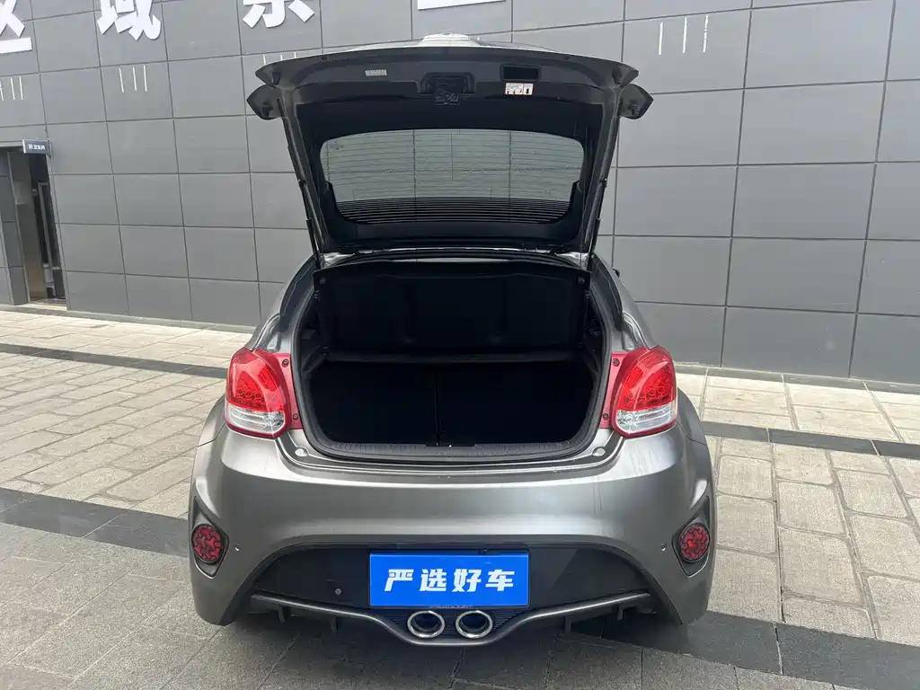 Hyundai Veloster 2015 1.6T AT Luxury