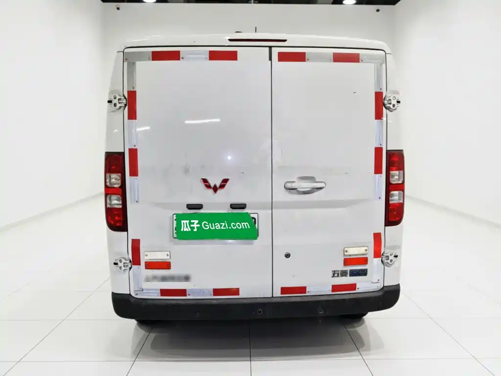 Wuling Yangguang — миниатюра 3