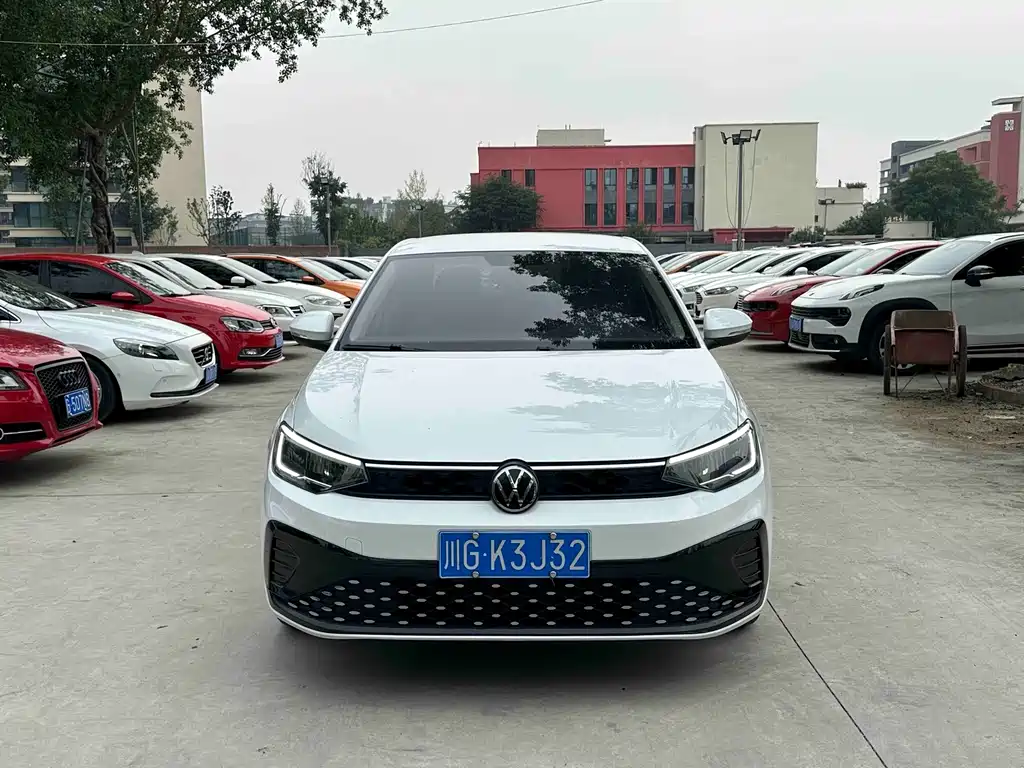 Volkswagen Lavida — миниатюра 2