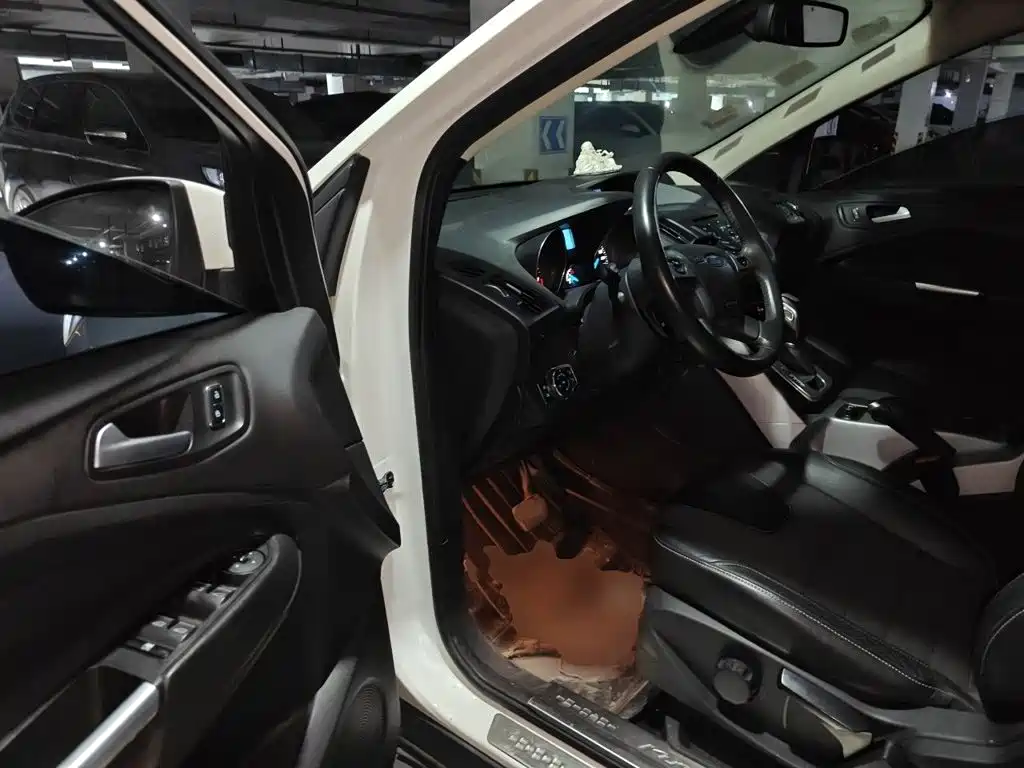 Ford Kuga — миниатюра 12