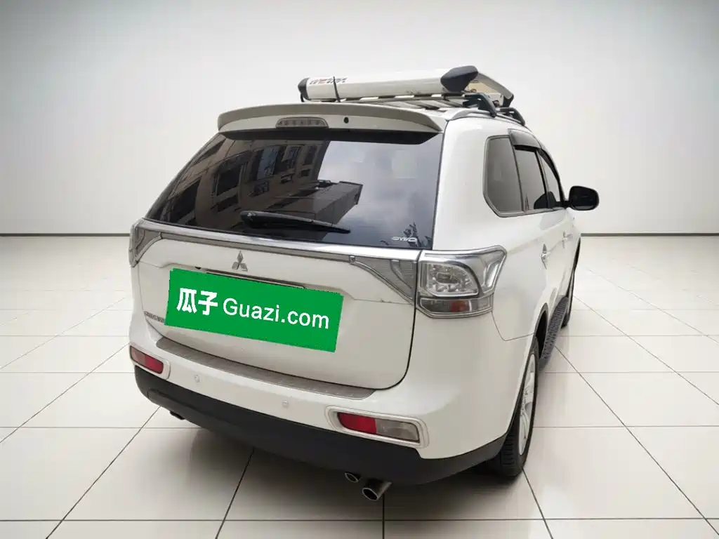 Mitsubishi Outlander (Import) — миниатюра 4