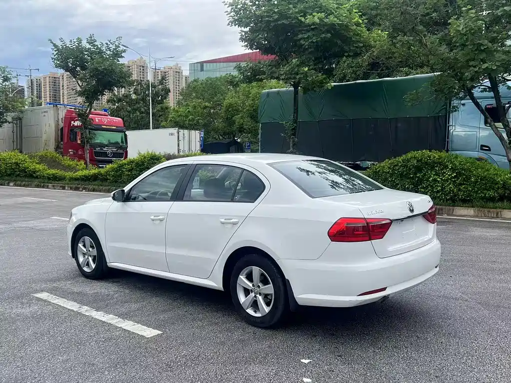 Volkswagen Lavida 2015 1.6L AT