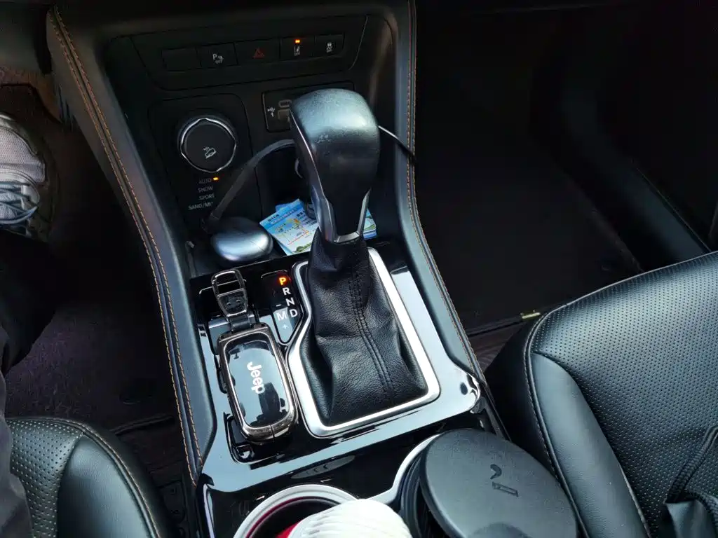 Jeep Grand Commander — миниатюра 10