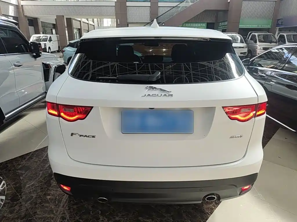 Jaguar F-PACE — миниатюра 6