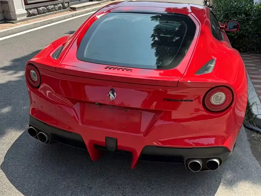 Ferrari F12berlinetta — миниатюра 2
