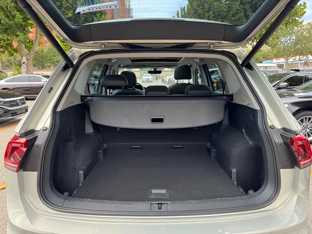 Volkswagen Tiguan L — миниатюра 13