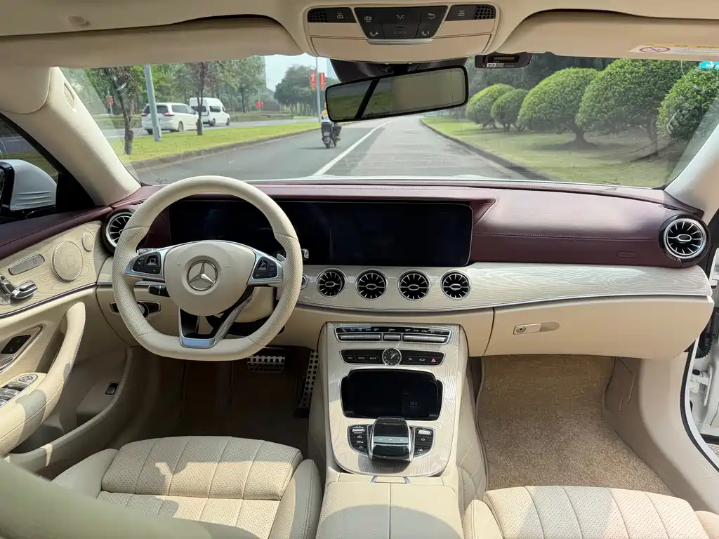 Mercedes-Benz E-Class (Import) — миниатюра 4