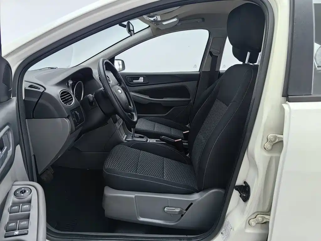 Ford Focus — миниатюра 10