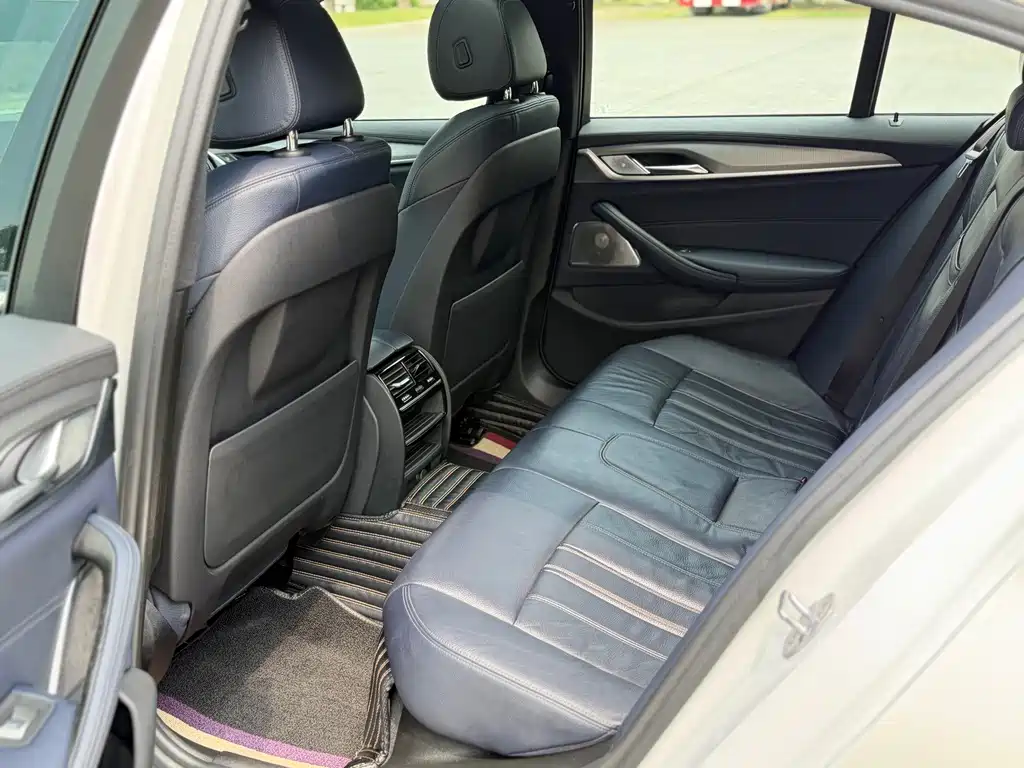 BMW 5 Series (Import) — миниатюра 12