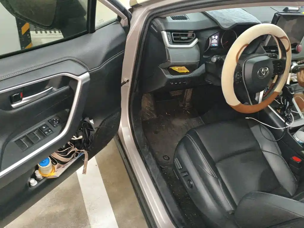 Toyota Wildlander — миниатюра 17