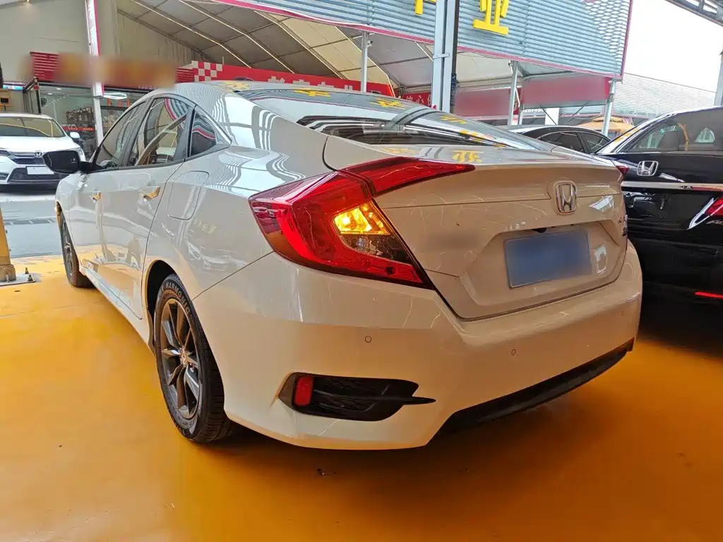 Honda Civic — миниатюра 5