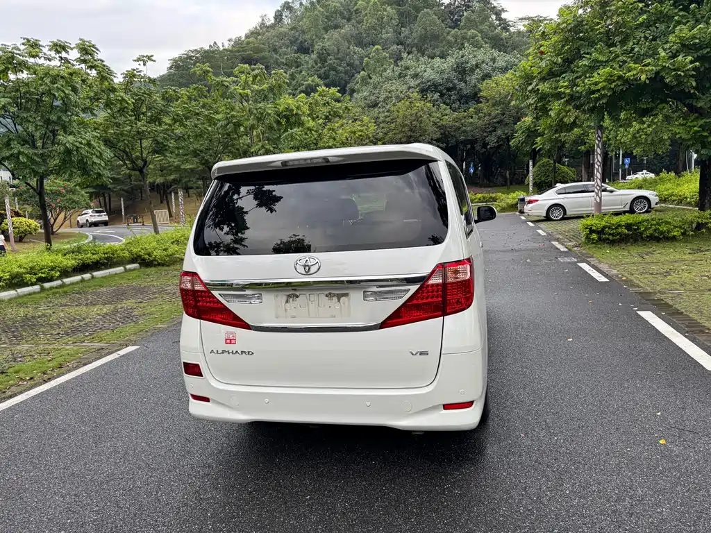 Toyota Alphard 2012 3.5L Luxury