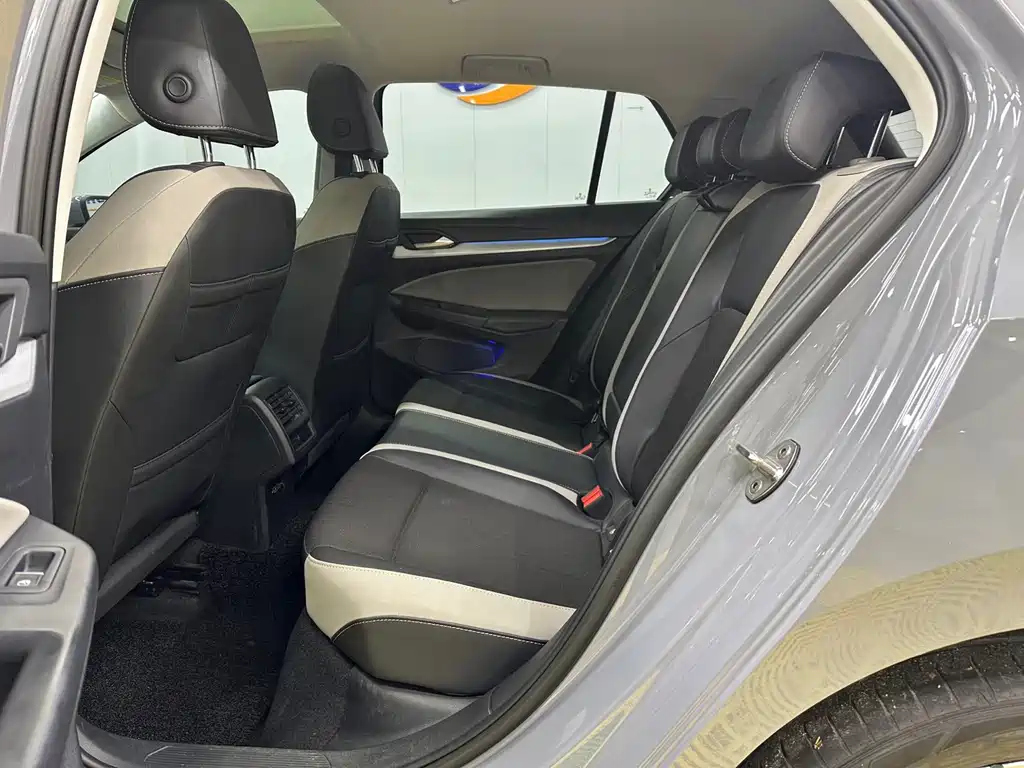 Volkswagen Golf — миниатюра 12