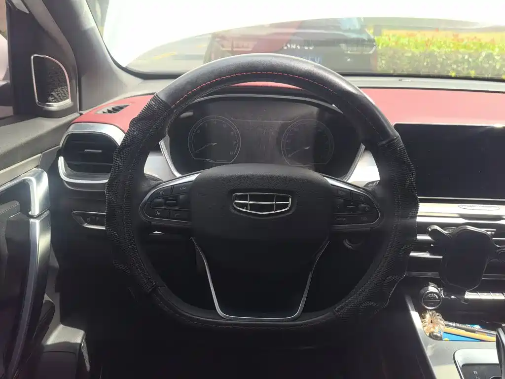 Geely Binyue — миниатюра 11