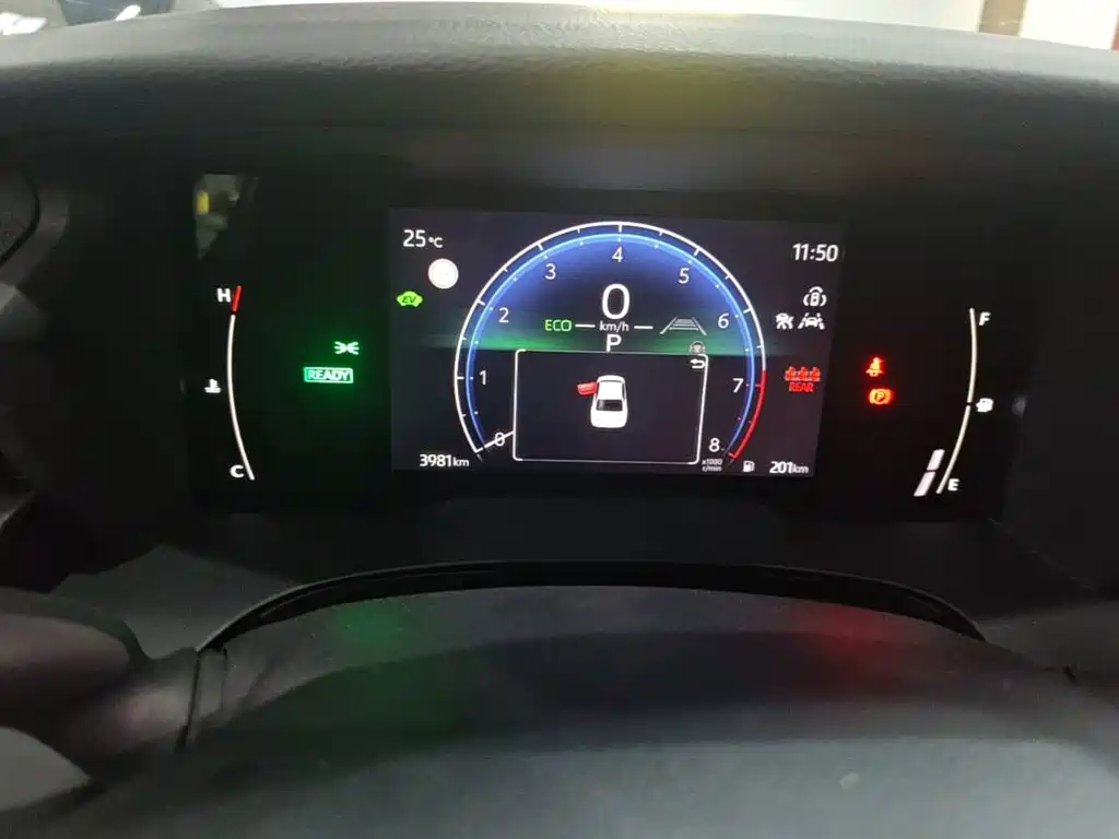 Toyota Camry — миниатюра 12