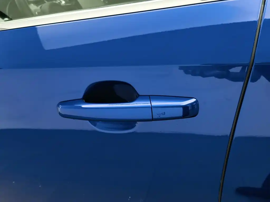 Jaguar E-PACE — миниатюра 18