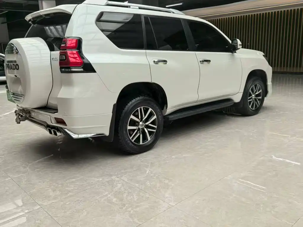 TOYOTA PRADO