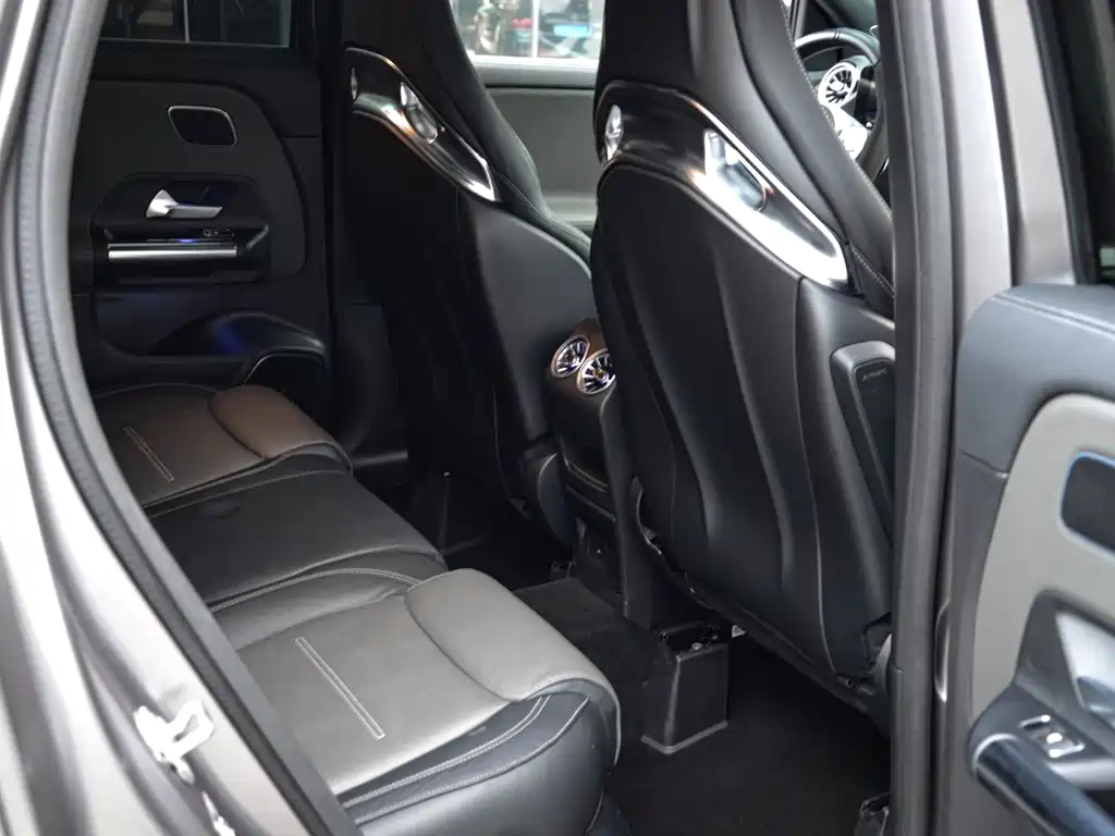 MERCEDES-BENZ GLA AMG