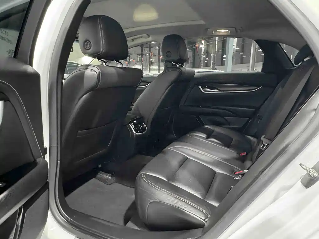 Cadillac XTS — миниатюра 6