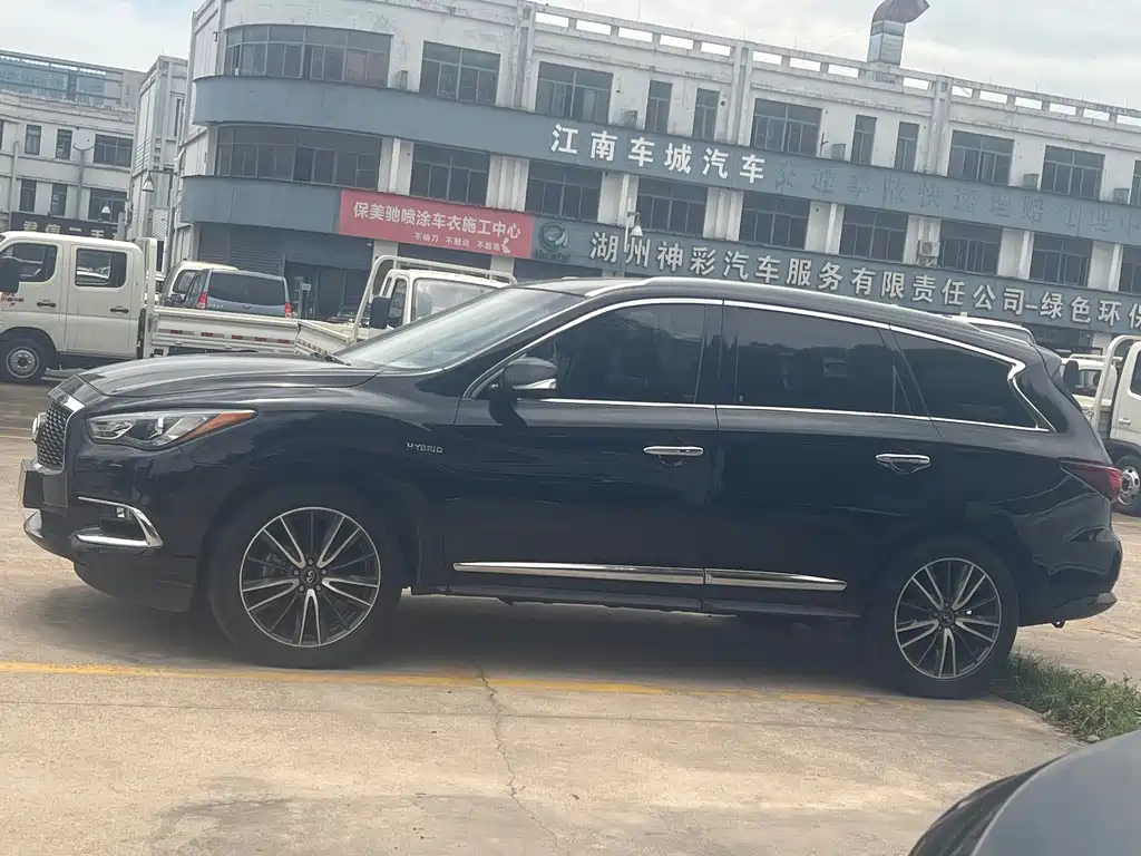 Infiniti QX60 2018 2.5 S/C Hybrid VI
