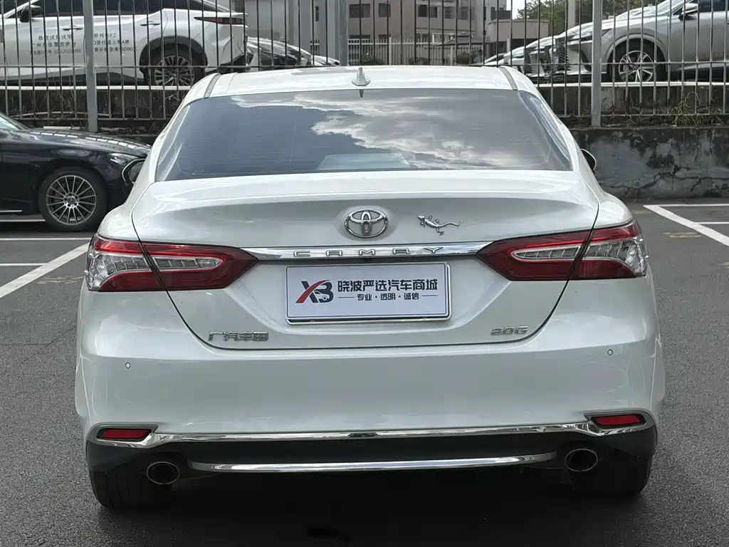 Toyota Camry — миниатюра 17
