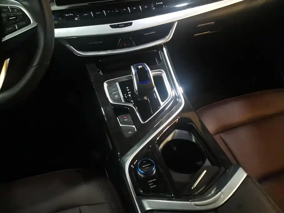 Geely Jia Ji New Energy — миниатюра 16