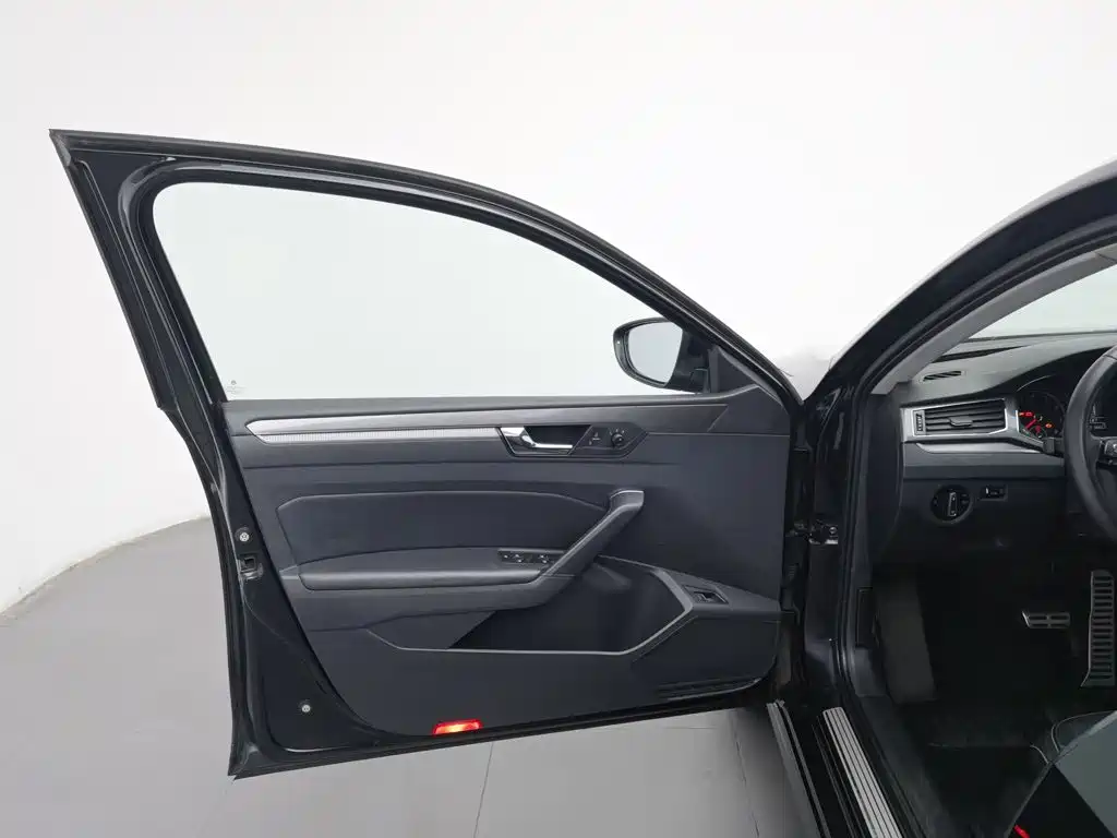 Volkswagen Passat — миниатюра 8