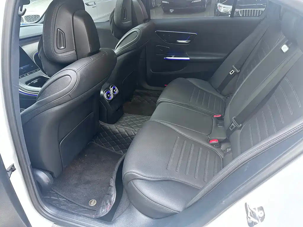 Mercedes-Benz C-Class — миниатюра 5