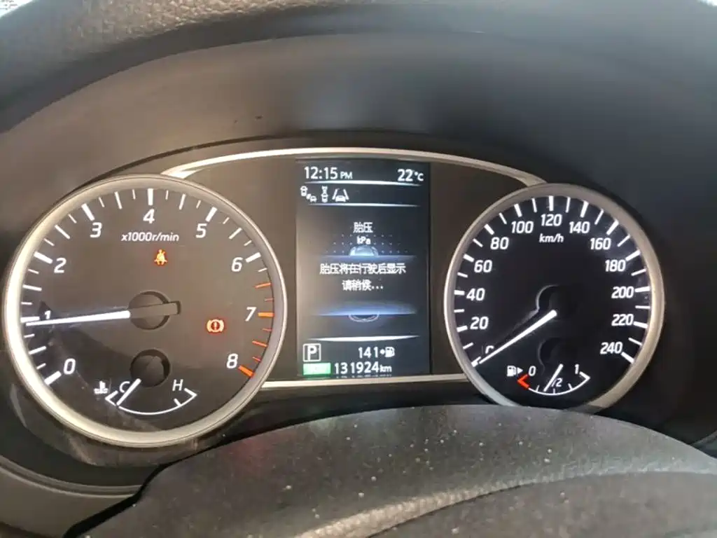 Nissan Tiida — миниатюра 12