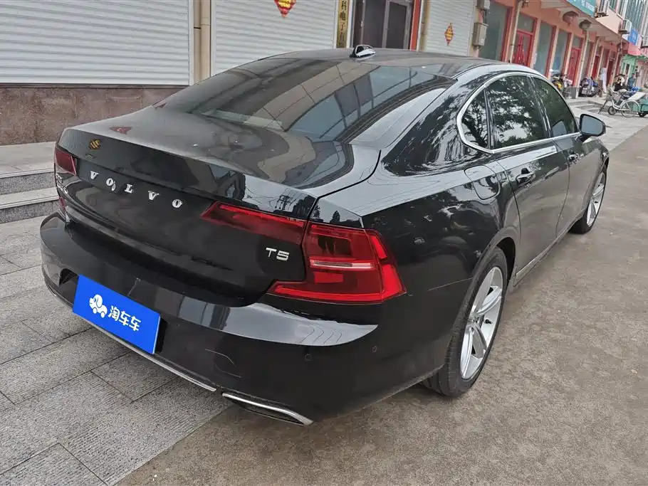 Volvo S90 2018 T4