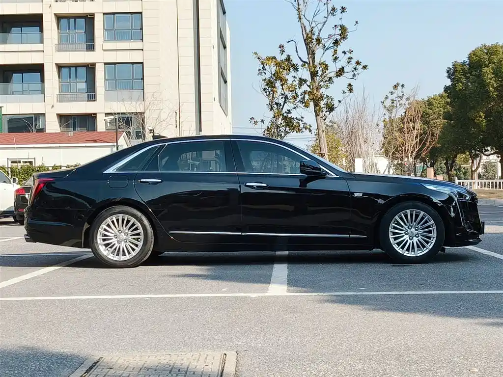 CADILLAC CT6