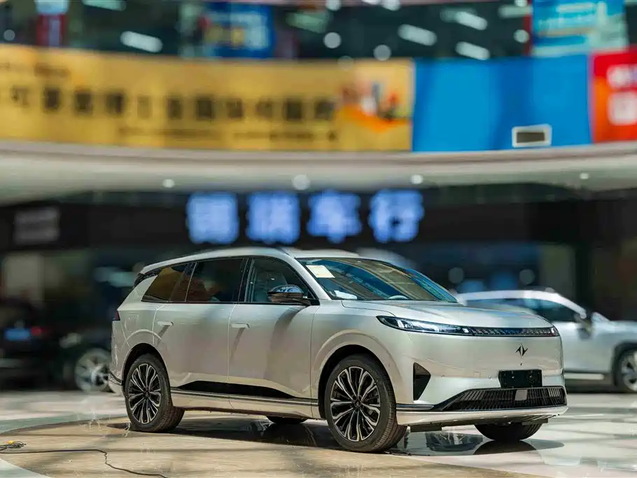 Dongfeng eπ008 2026 мест