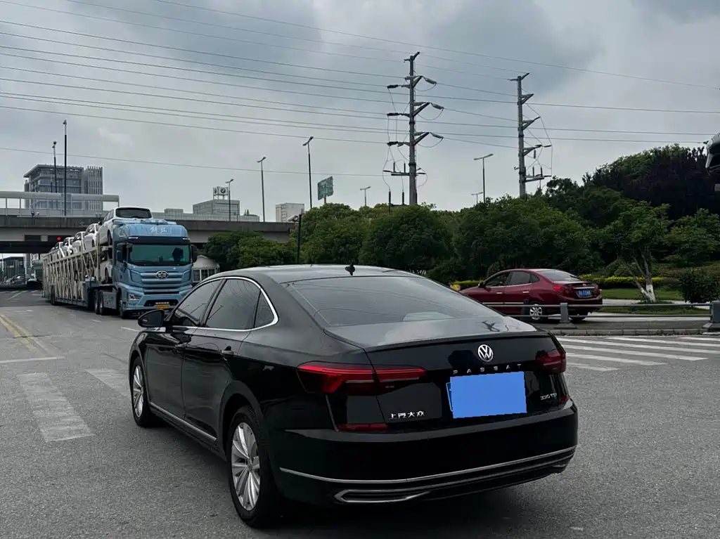 Volkswagen Passat 2020 330TSI Luxury V