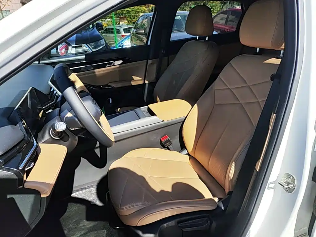 Geely Galaxy L6 2023 — фото 14