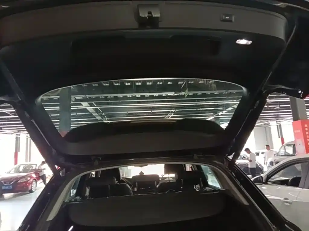 Audi Q5L — миниатюра 19
